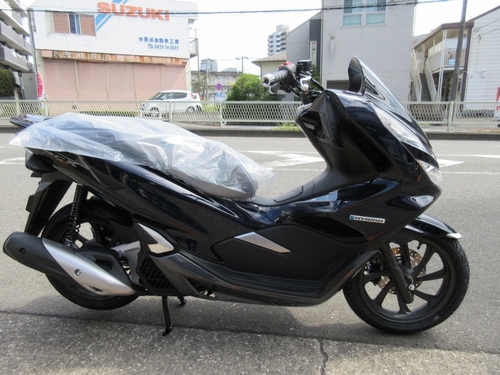 18PCX125HB%20BL1%20%28800x600%29.jpg